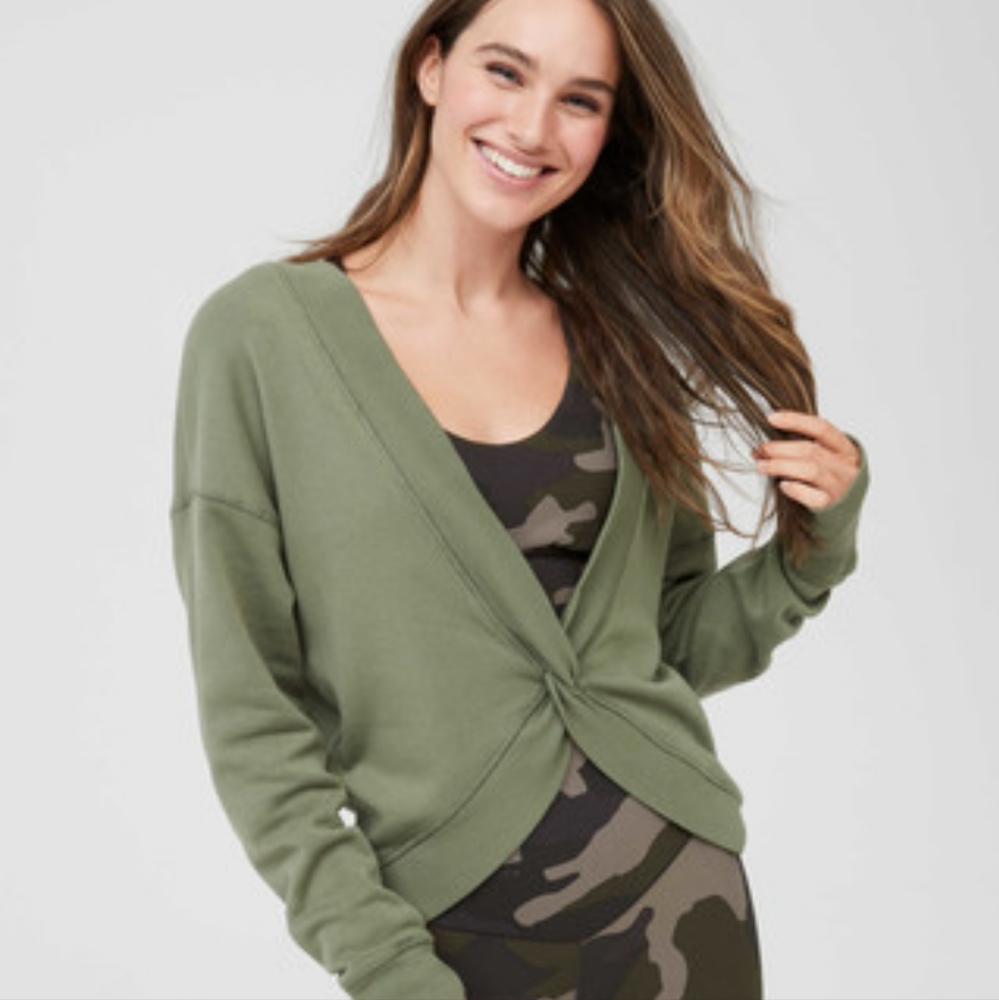 NWT Aerie Offline reversible twist sweatshirt